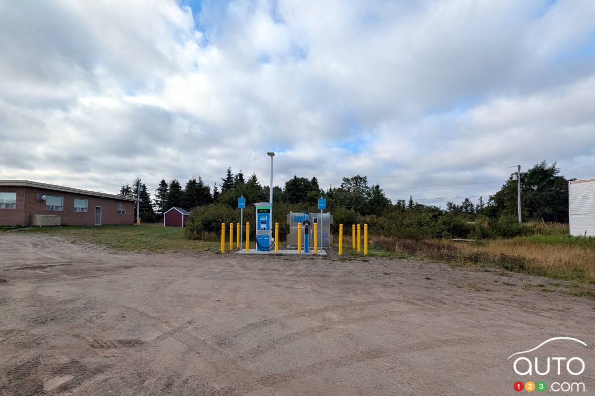 Une station de chargement au défunt Midway Motel, à Terre-Neuve