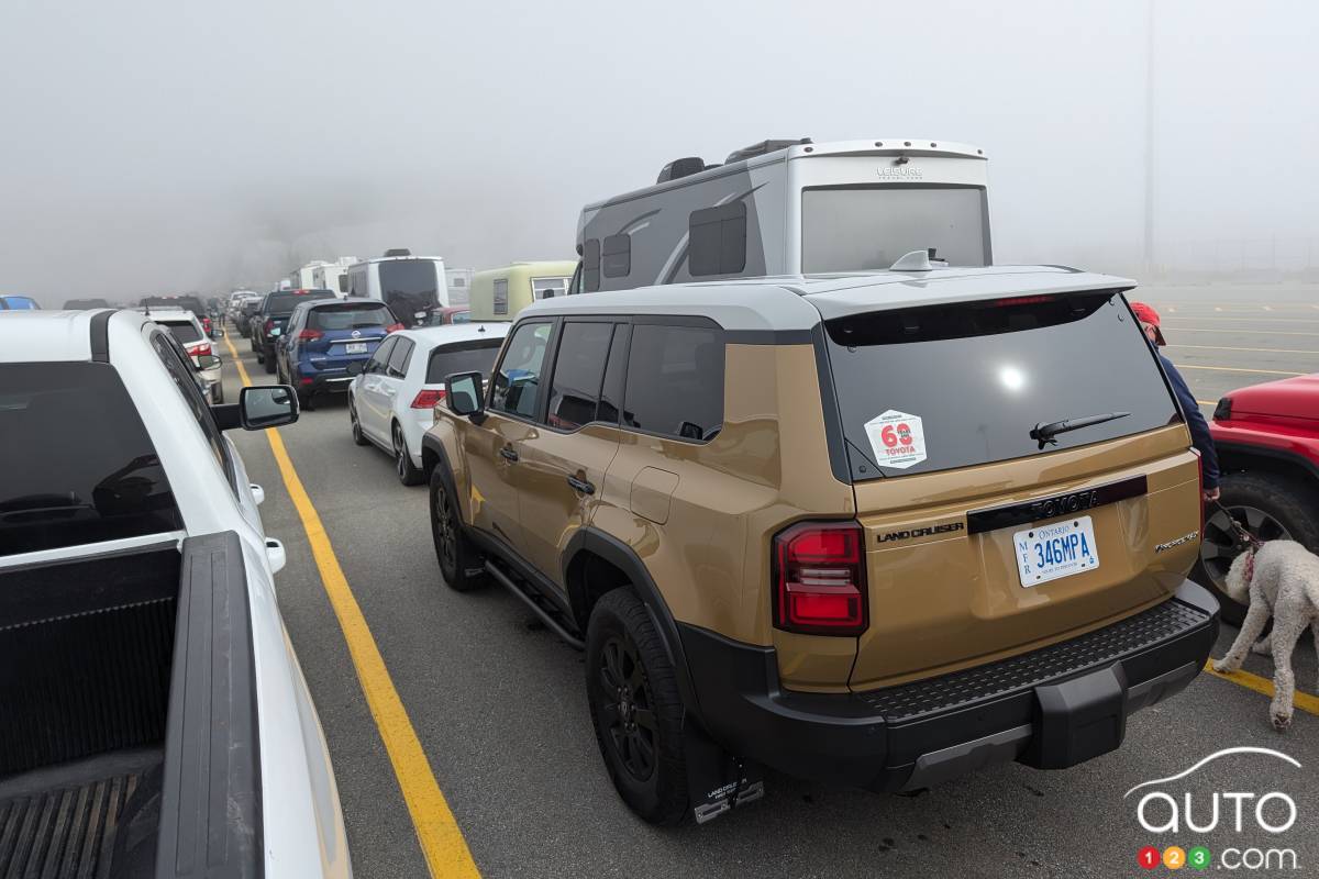 Le Land Cruiser fait la queue à Port aux Basques