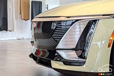 The Cadillac Sollei, front grille