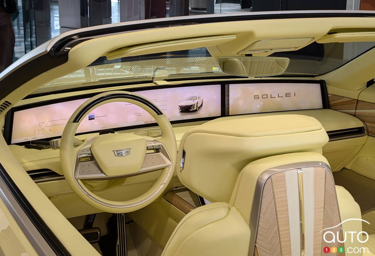 Le concept Cadillac Sollei, tableau de bord