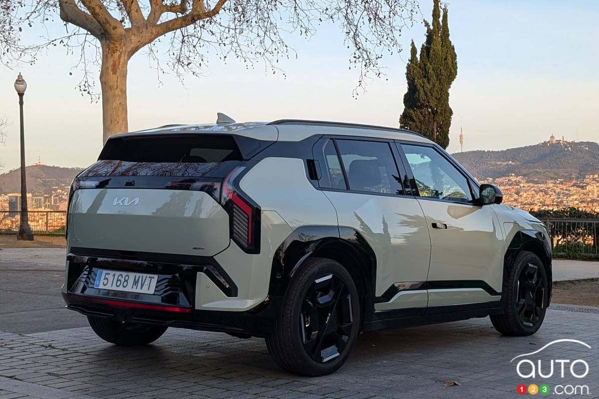 Le Kia EV3 2026, trois quarts arrière