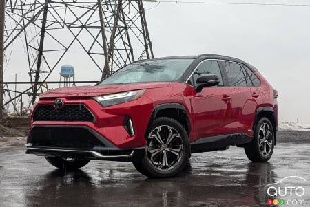 Le Toyota RAV4 hybride rechargeable 2025