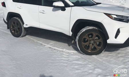 Bridgestone's Blizzak needs no introduction. It proved up to the task on every one of our test vehicles).