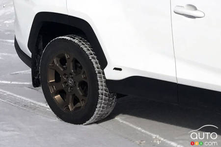 Bridgestone fabrique quelques versions de pneus Blizzak pour camionnettes et VUS.