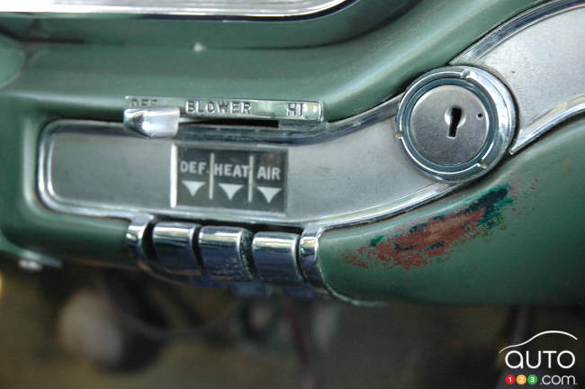 Pontiac-Laurentian-1960-23.JPG?scaledown=700