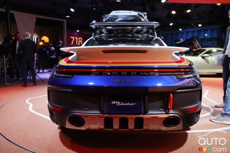 2023 Porsche 911 Dakar - Back