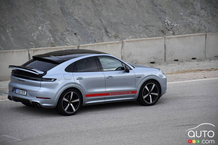 2024 Porsche Cayenne S E-Hybrid, on the track