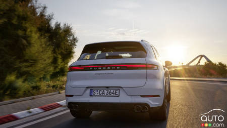 Le tout nouveau Porsche Cayenne Turbo E-Hybrid 2024