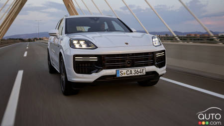 Porsche Cayenne Turbo E-Hybrid 2024 blanc