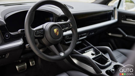 Steering wheel 2024 Porsche Cayenne Turbo E-Hybrid