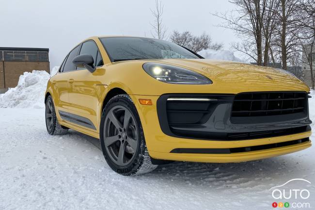 2023 Porsche Macan T - headlights