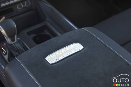 Ram 1500 TRX Sandblast Edition, interior badging
