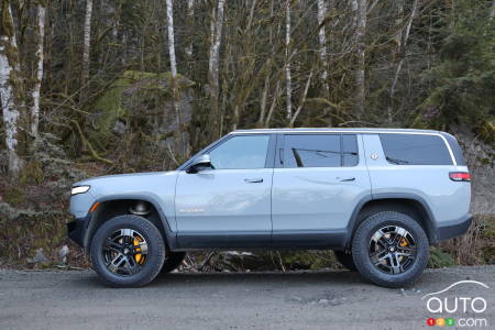 Rivian R1S 2023 - Profil