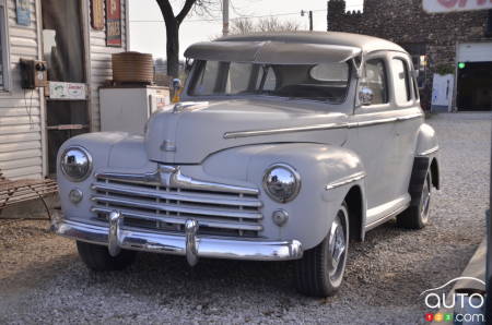 Classic car residing at the Sinclair Gay Parita gas station