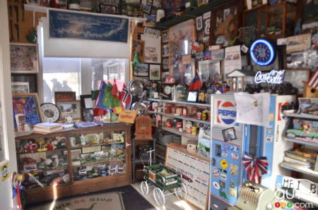 The interior of the Sinclair Gay Parita gas station