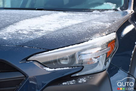 2023 Subaru Outback Onyx - Headlight