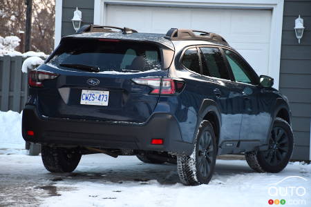 2023 Subaru Outback Onyx - Trois quarts arrière