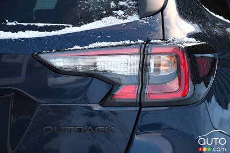 2023 Subaru Outback Onyx - Rear light