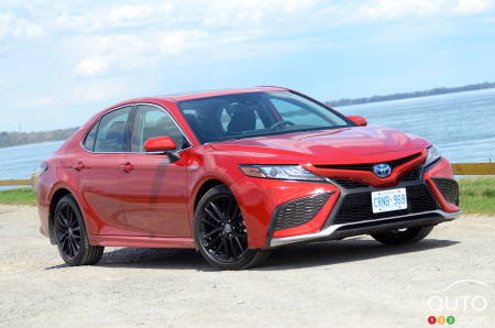 Toyota Camry, three-quarters front