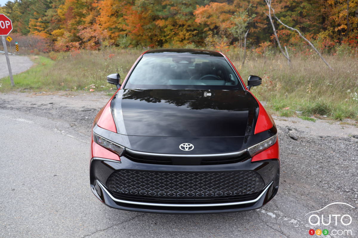 Toyota Crown 2023, avant