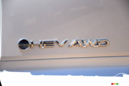 2025 Toyota Crown Signia, hybrid badging