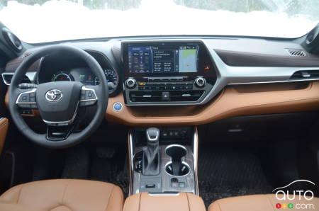 2021 Toyota Highlander hybrid, interior