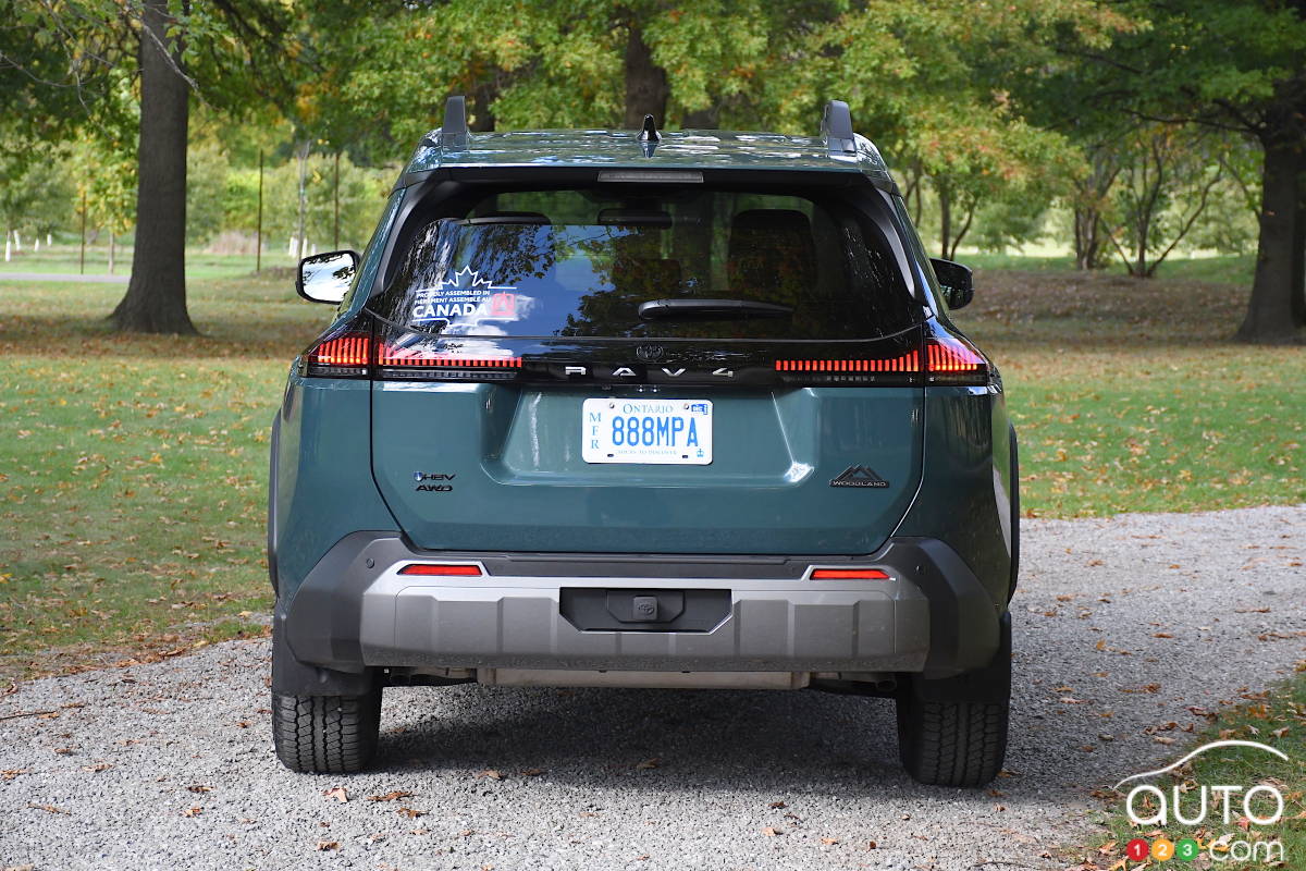 Toyota RAV4 Woodland 2026, arrière