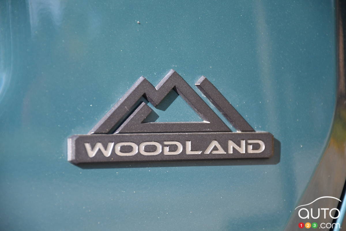 Toyota RAV4 Woodland 2026, écusson Woodland