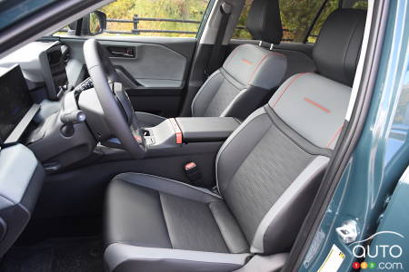 Toyota RAV4 Woodland 2026, sièges