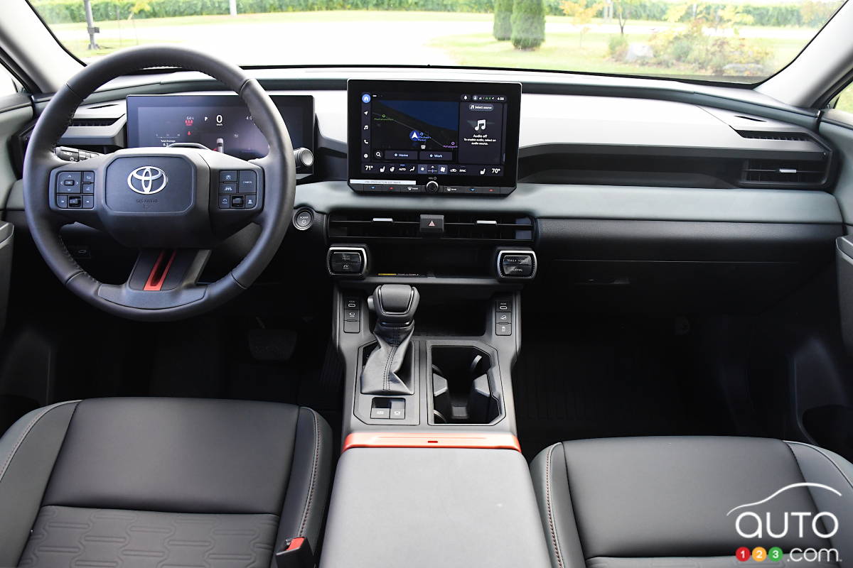 Toyota RAV4 Woodland 2026, intérieur