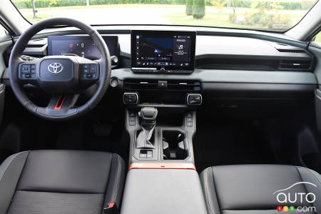 Toyota RAV4 Woodland 2026, intérieur