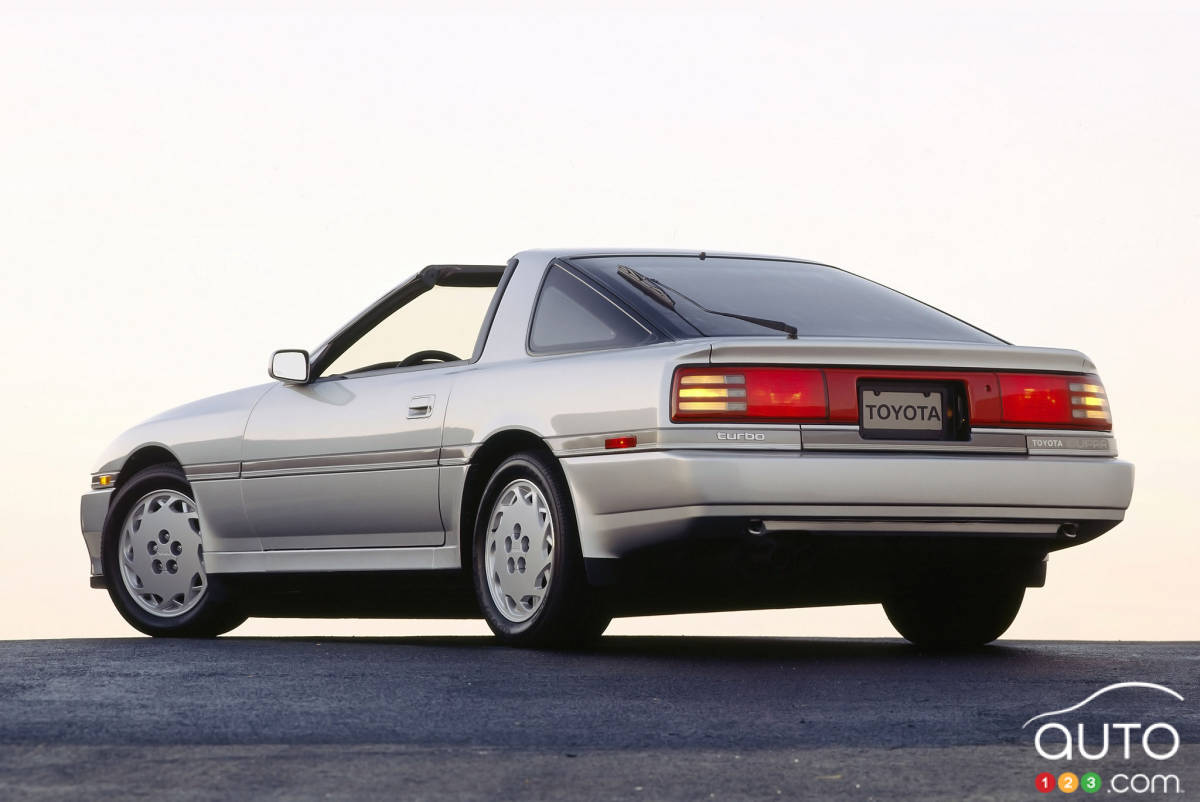 Toyota Supra 1993, trois quarts arrière