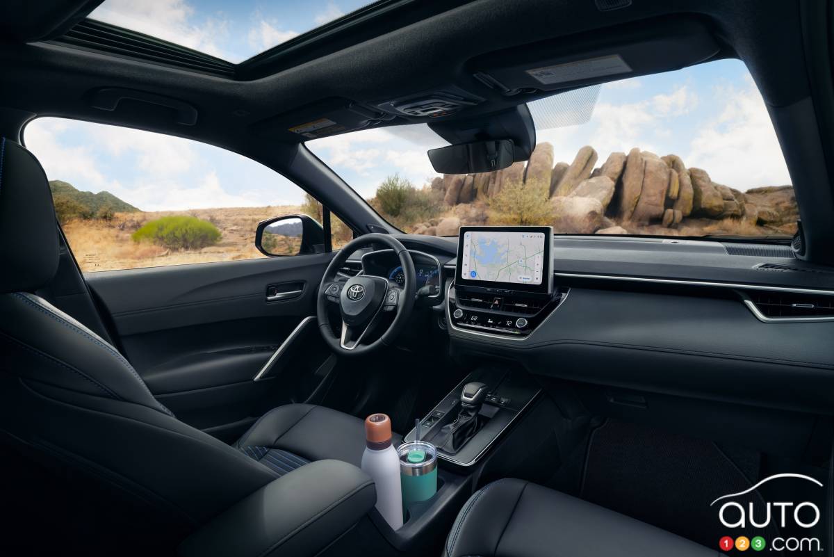 Toyota Corolla Cross 2026, intérieur