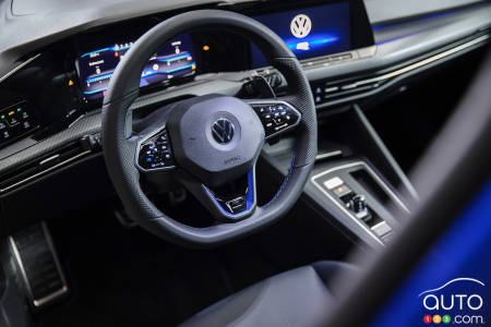 2022 Volkswagen Golf R, steering wheel, dashboard