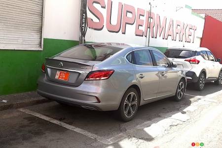 MG6, three-quarters rear