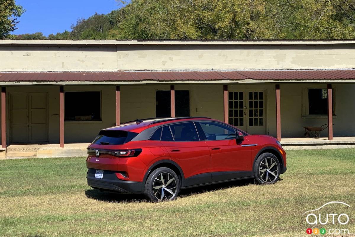 Volkswagen  ID.4 2023 de couleur rouge