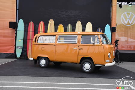 Un microbus Volkswagen orange