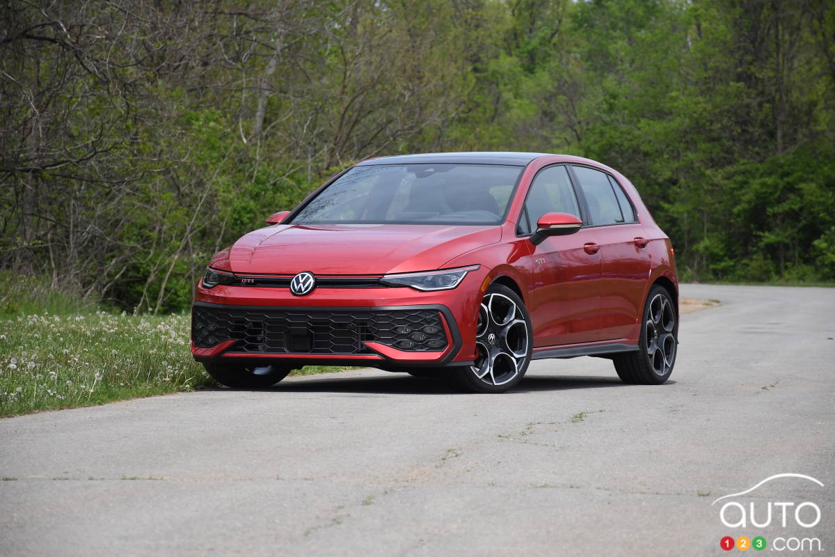 La Volkswagen Golf GTI 2025, trois quarts avant