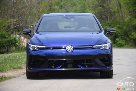 Volkswagen Golf R 2025, front