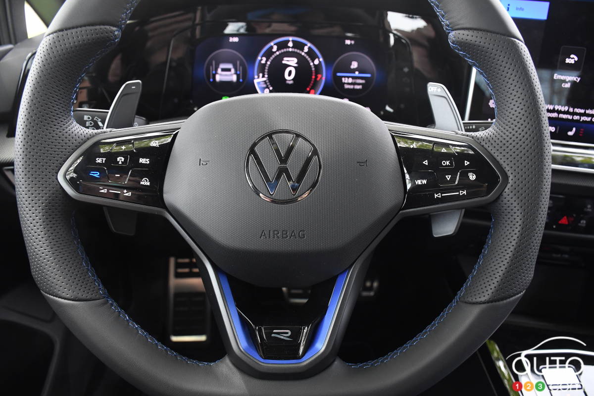 Volkswagen Golf R 2025, volant