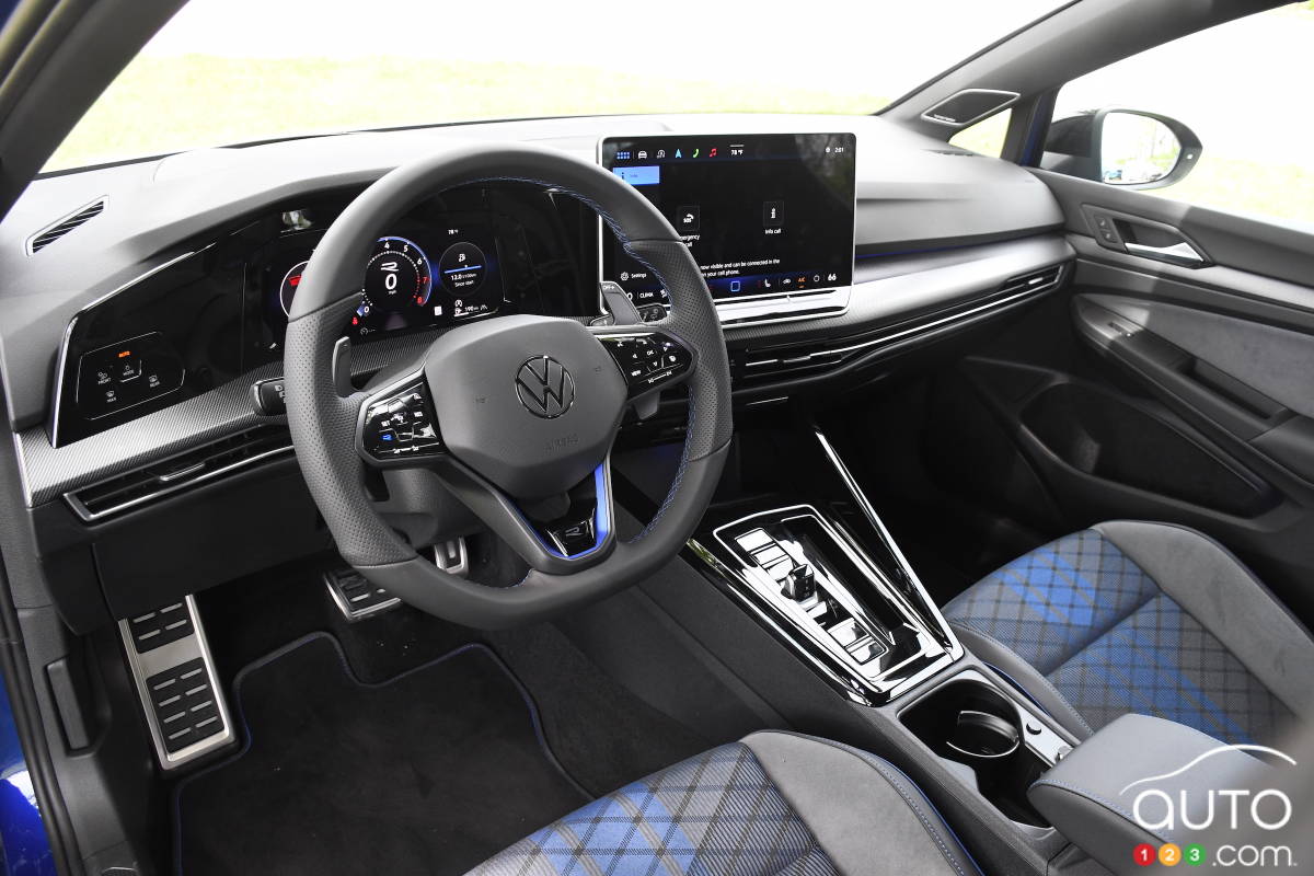 Volkswagen Golf R 2025, intérieur
