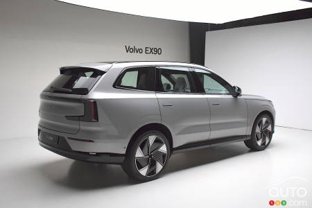 2025 Volvo EX90, three-quarters rear