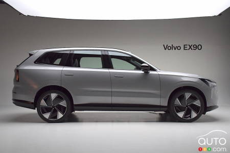 2024 Volvo EX90 - Profile