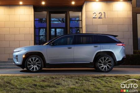 Jeep Wagoneer S Limited 2025, de profil