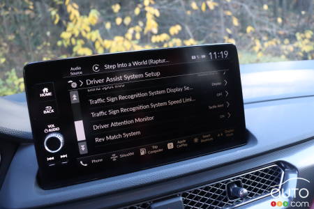 Multimedia screen of the 2024 Acura Integra Type S