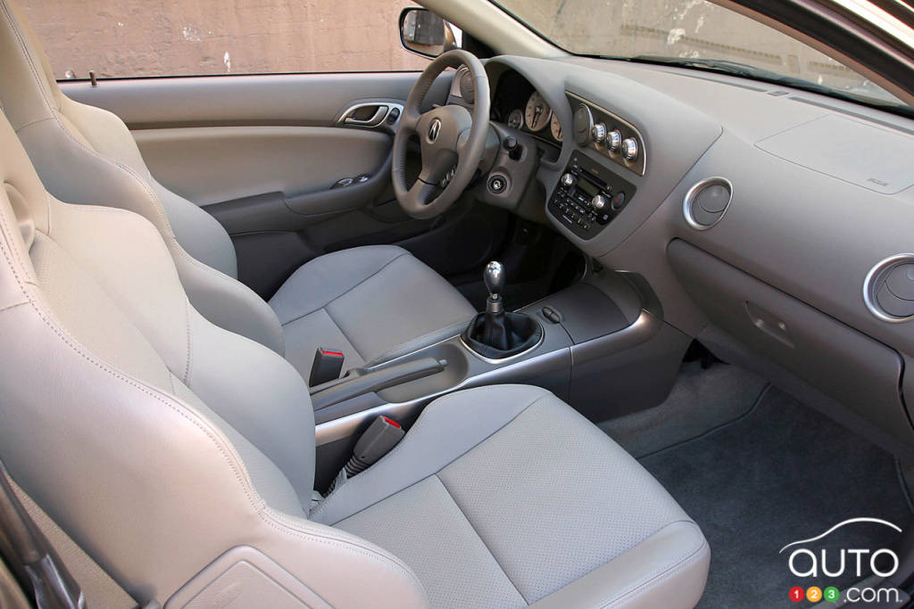 Acura RSX Type S 2004, intérieur
