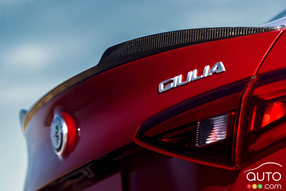 L'Alfa Romeo Giulia, écussons Alfa Romeo et Giulia