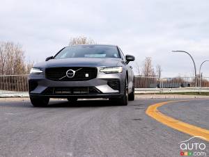 What are the advantages of choosing an electric vehicle?