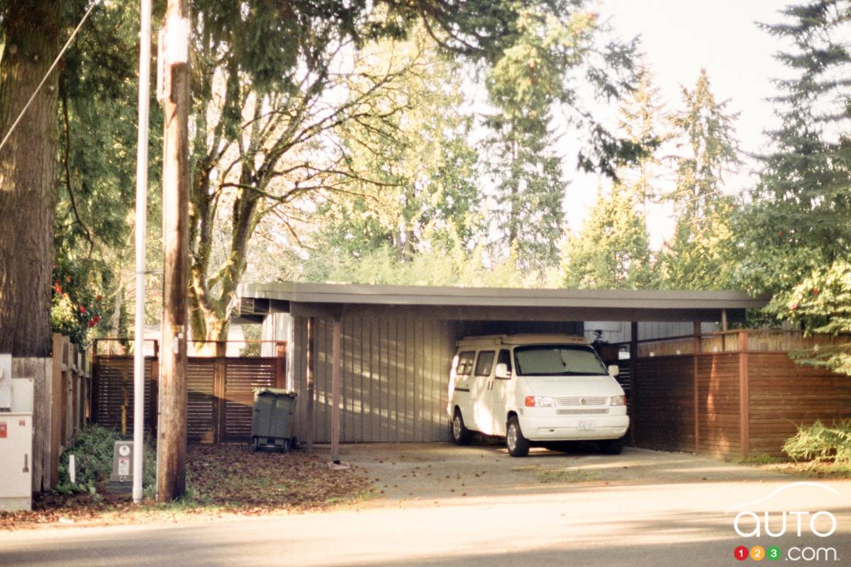 Pourquoi vous devriez investir dans un abri de voiture pour votre maison