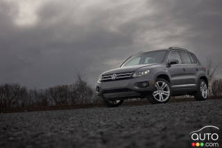 Research 2012
                  VOLKSWAGEN Tiguan pictures, prices and reviews